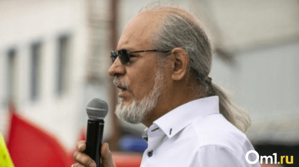 Омский микроминиатюрист Коненко создаёт крохотную книгу «Алые паруса» Омский микроминиатюрист Коненко создаёт крохотную книгу «Алые паруса»