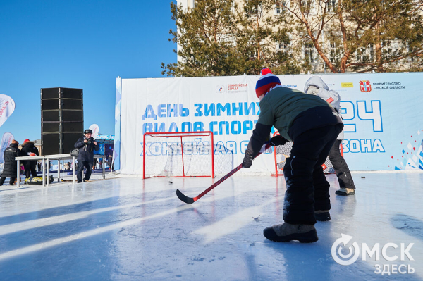 Раньше маршировали курсанты, теперь рассекают сноубордисты. Как прошёл День зимних видов спорта