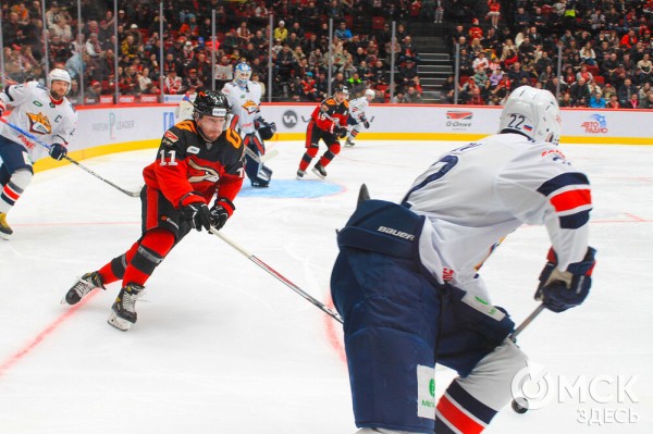 Победа над "Металлургом" вывела "Авангард" в лидеры Восточной конференции