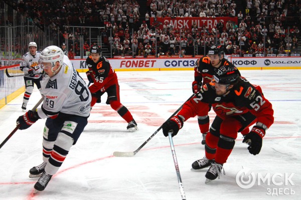 Победа над "Металлургом" вывела "Авангард" в лидеры Восточной конференции