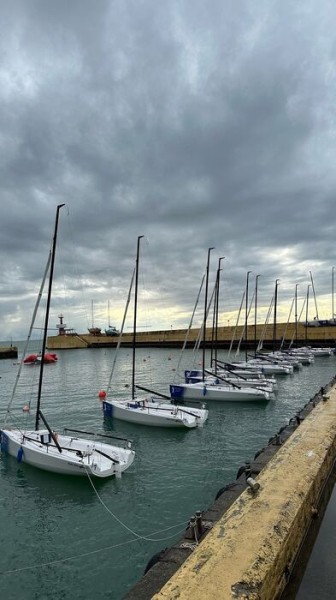 В море соперники, на берегу друзья. Рулевой омской команды рассказал, как проходит парусная регата