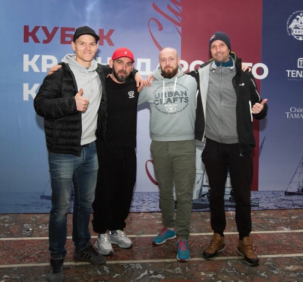 В море соперники, на берегу друзья. Рулевой омской команды рассказал, как проходит парусная регата