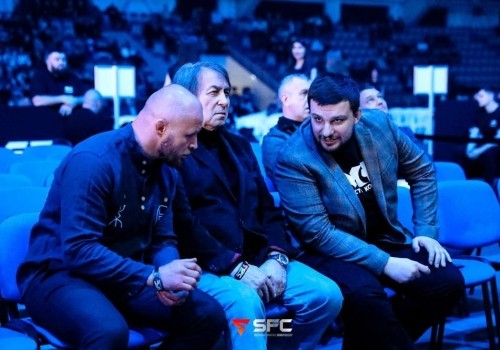 В Омск приехал каскадер Иншаков, требовавший миллиард от Ивлеевой