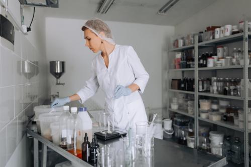 От личных проблем с кожей до международных выставок и мировой известности: омичка создала бренд авторской косметики От личных проблем с кожей до международных выставок и мировой известности: омичка создала бренд авторской косметики