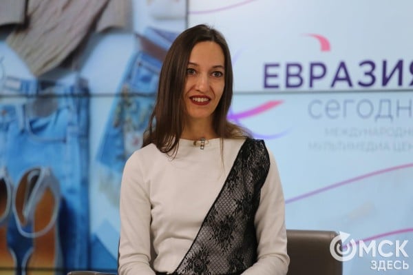 Пробуждение весенних трендов: молодые дизайнеры открывают женственность и смелость