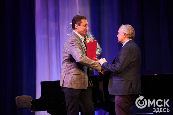 "Отправляясь в дальнее плаванье, не забывай об истоках". Владимир Аксаментов отмечает юбилей "Отправляясь в дальнее плаванье, не забывай об истоках". Владимир Аксаментов отмечает юбилей