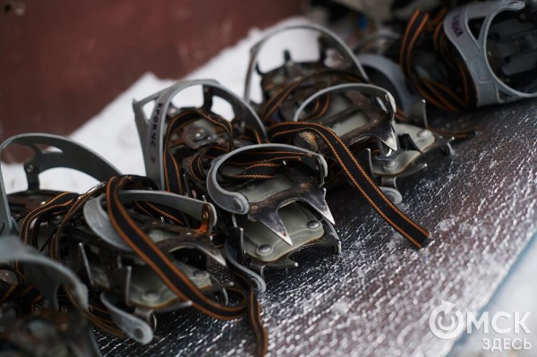 Подняться на ледяную вышку за 10 секунд: в Омске прошли соревнования ледолазов Подняться на ледяную вышку за 10 секунд: в Омске прошли соревнования ледолазов