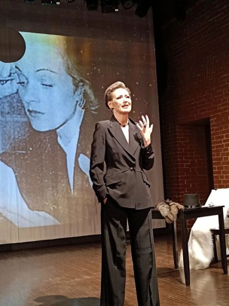 Самая яркая в созвездии Близнецов - Ксения Кастор в Омске