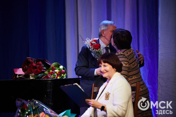 "Отправляясь в дальнее плаванье, не забывай об истоках". Владимир Аксаментов отмечает юбилей "Отправляясь в дальнее плаванье, не забывай об истоках". Владимир Аксаментов отмечает юбилей