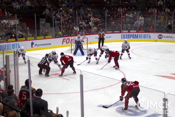 "Авангард" одержал вторую домашнюю победу в серии с "Ладой"