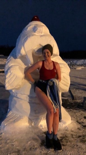 "Два месяца ведро не могла купить - с мыслями собиралась". Рассказываем истории омских моржих "Два месяца ведро не могла купить - с мыслями собиралась". Рассказываем истории омских моржих