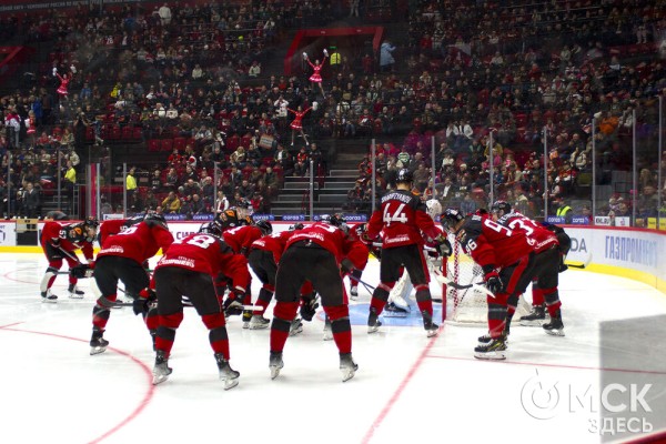 "Авангард" одержал вторую домашнюю победу в серии с "Ладой"