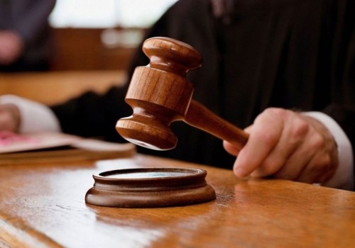 Омский суд отправил сбежавшего в 2004 году от правосудия бухгалтера в колонию за мошенничество