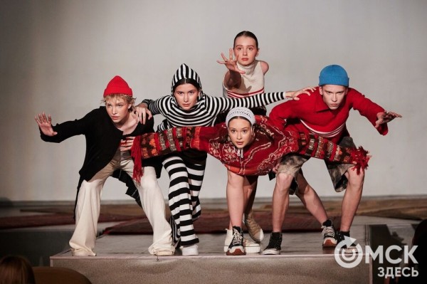 Игры сорокалетних. Театр мод OBRAZ устроил модную "выходку"