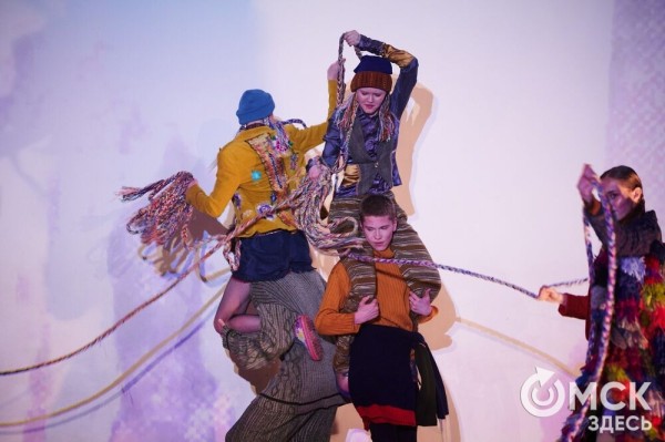 Игры сорокалетних. Театр мод OBRAZ устроил модную "выходку"