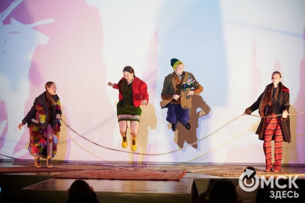 Игры сорокалетних. Театр мод OBRAZ устроил модную "выходку"