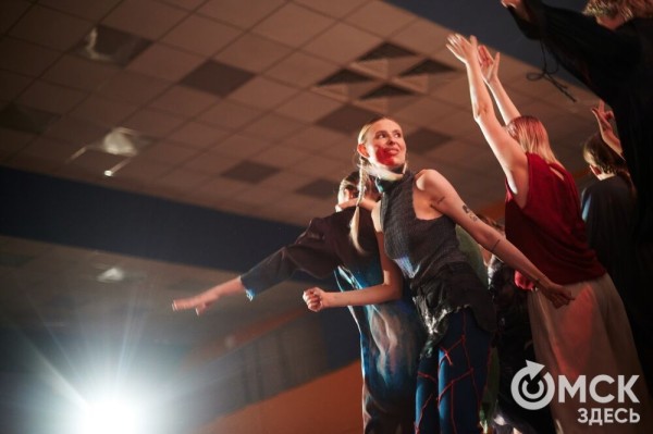 Игры сорокалетних. Театр мод OBRAZ устроил модную "выходку"