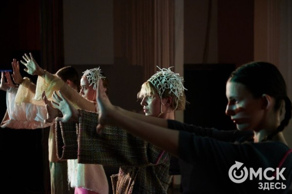 Игры сорокалетних. Театр мод OBRAZ устроил модную "выходку"