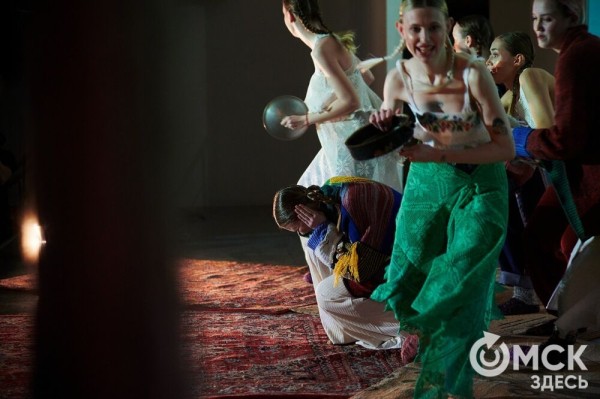 Игры сорокалетних. Театр мод OBRAZ устроил модную "выходку"