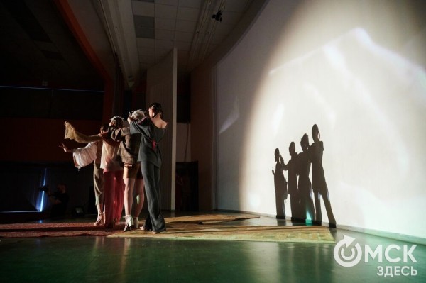 Игры сорокалетних. Театр мод OBRAZ устроил модную "выходку"