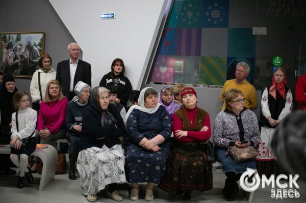 "Право памяти - быть живым". В Омске открылась выставка памяти Митрополита Феодосия