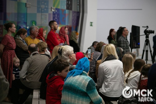 "Право памяти - быть живым". В Омске открылась выставка памяти Митрополита Феодосия