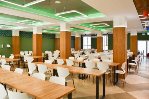 «Вихрь», «Тайфун» и «Ураган»: белгородских прокатили на каруселях Омска «Вихрь», «Тайфун» и «Ураган»: белгородских прокатили на каруселях Омска