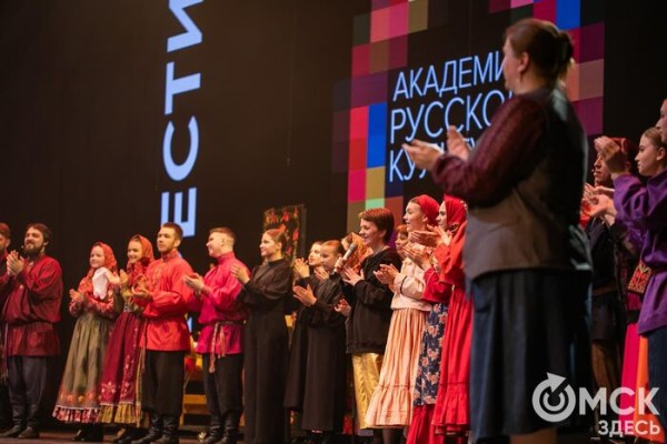 "Не может быть дешевизны". Почему мода с национальным акцентом не хочет в масс-маркет "Не может быть дешевизны". Почему мода с национальным акцентом не хочет в масс-маркет