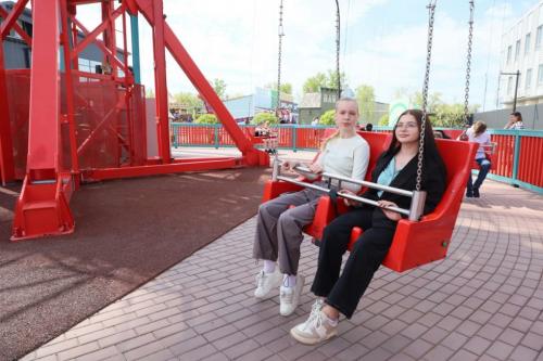 «Вихрь», «Тайфун» и «Ураган»: белгородских прокатили на каруселях Омска «Вихрь», «Тайфун» и «Ураган»: белгородских прокатили на каруселях Омска