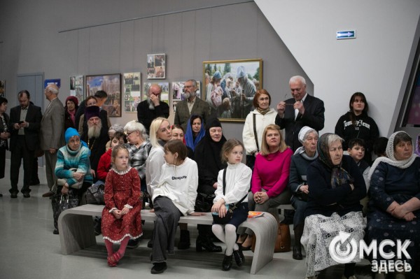 "Право памяти - быть живым". В Омске открылась выставка памяти Митрополита Феодосия