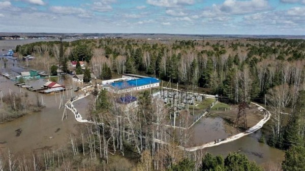 В сети распространяется фейк об отключении подстанции в затопленном Усть-Ишиме В сети распространяется фейк об отключении подстанции в затопленном Усть-Ишиме