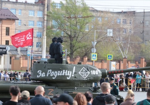 Парад Победы на Соборной площади в Омске: трансляция Парад Победы на Соборной площади в Омске: трансляция