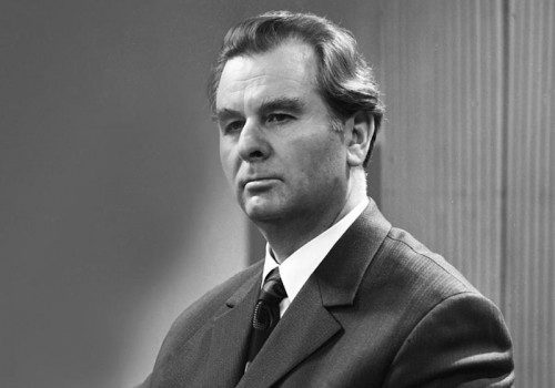 Портрет Сергея Манякина уже размещен в здании Омского облправительства