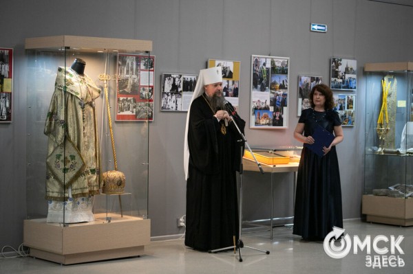 "Право памяти - быть живым". В Омске открылась выставка памяти Митрополита Феодосия