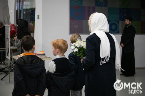 "Право памяти - быть живым". В Омске открылась выставка памяти Митрополита Феодосия