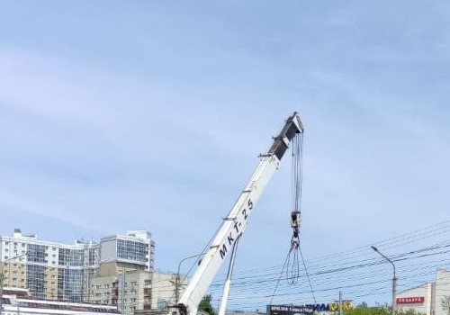 Хозяин омской сети автосервиса планирует построить завод по выпуску подъемного оборудования