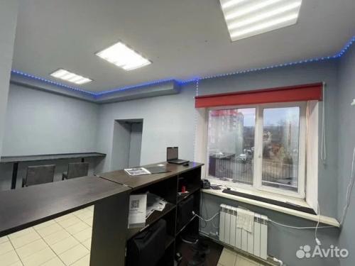 «Подвижный» бизнес на роллах: в Омске продают сети еды с доставкой