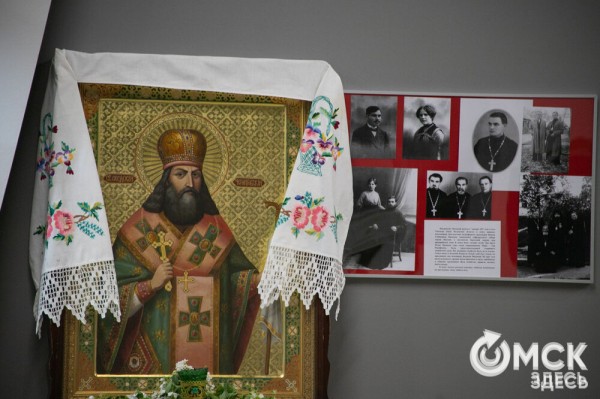 "Право памяти - быть живым". В Омске открылась выставка памяти Митрополита Феодосия