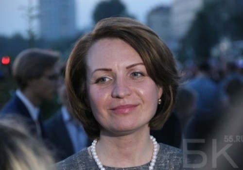 Фадина вместе с&nbsp;дочкой увлеченно раскрашивает пасхальные яйца