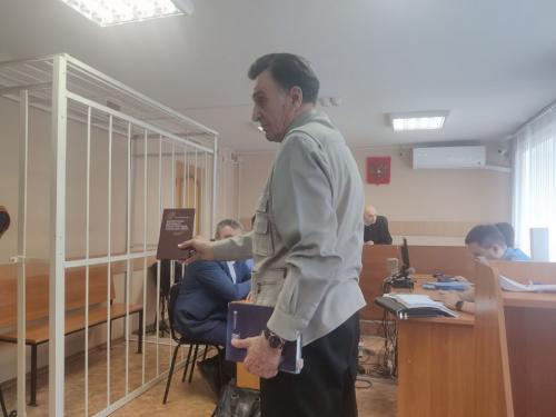 Преподаватель СибАДИ, испытывавший правительственные ЗИЛы, подрядился к защите майора Гайдамака