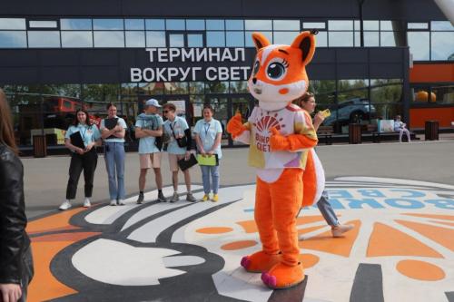 «Вихрь», «Тайфун» и «Ураган»: белгородских прокатили на каруселях Омска «Вихрь», «Тайфун» и «Ураган»: белгородских прокатили на каруселях Омска