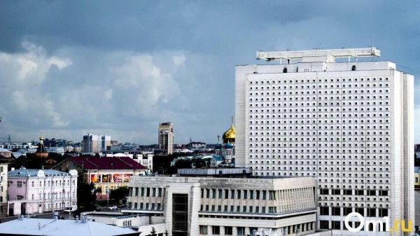 К Омску приближается самый мощный грозовой фронт в России К Омску приближается самый мощный грозовой фронт в России