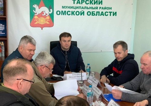 В Омской области — громкая отставка: Хоценко уволил казавшегося «непотопляемым» зама Куприянова