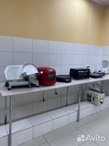 «Подвижный» бизнес на роллах: в Омске продают сети еды с доставкой