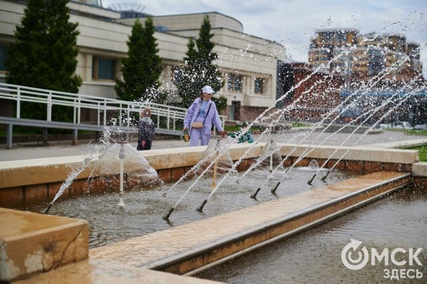 Каскадный фонтан заработал в Омске