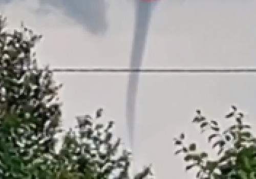 Климат меняется: над Омской областью заметили смерч