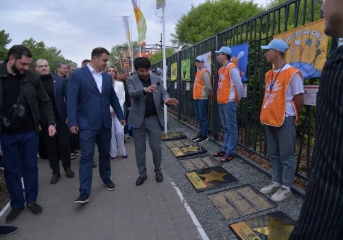 Хоценко и Владимиров оставили в Омске совместное «обращение к потомкам»