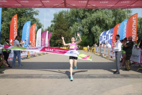 Омичка Тамара Волнина почти привычно выиграла «Цветочный забег»