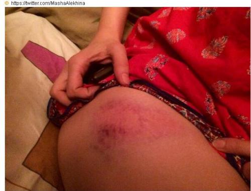 Казаки в Сочи избили девушек из Pussy Riot плётками 