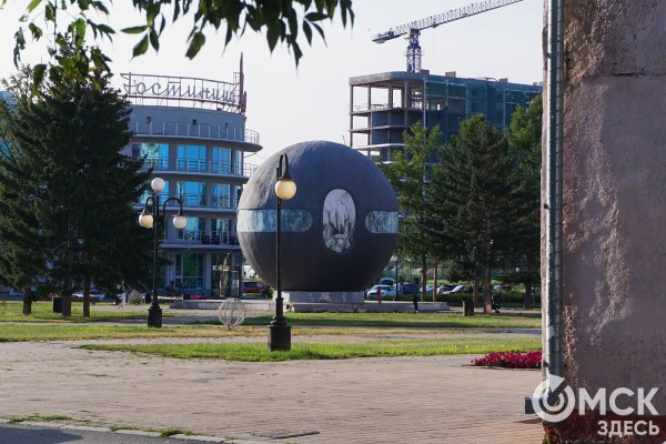Шар "Держава" в центре Омска обретёт вес Шар "Держава" в центре Омска обретёт вес